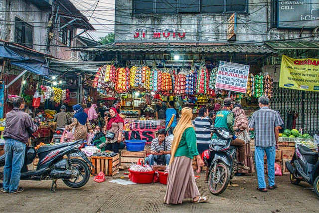 Jelaskan manfaat hidup rukun dengan sesama masyarakat. Foto hanya ilustrasi, bukan yang sebenarnya. Sumber: Pexels/Tom Fisk