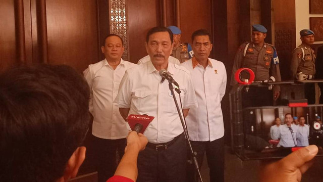 Menko Marves Luhut Binsar Panjaitan usai memberikan pengarahan di Rakernis Bareskrim Polri di Bali, Selasa (14/5/2024). Foto: Denita BR Matondang/kumparan