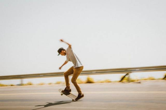 Ilustrasi rekomendasi spot untuk bermain skateboard, sumber foto: Isabella Mendes by pexels.com