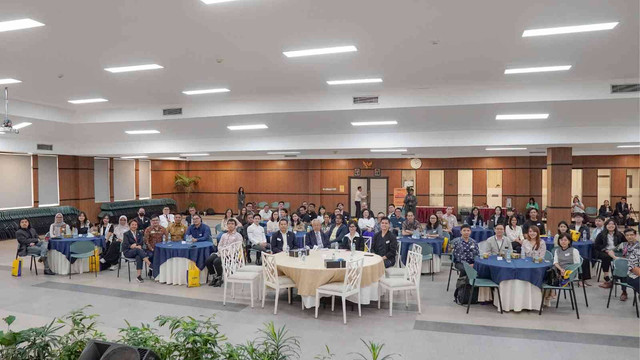 Ikatan Keluarga Alumni (IKA) Universitas Pelita Harapan (UPH) dan Alumni Relations UPH menggelar acara IKA UPH TALKS: Ngobrol Asyik Alumni Bareng Rektor di UPH Kampus Lippo Village, Karawaci, Tangerang, pada 7 Mei 2024.