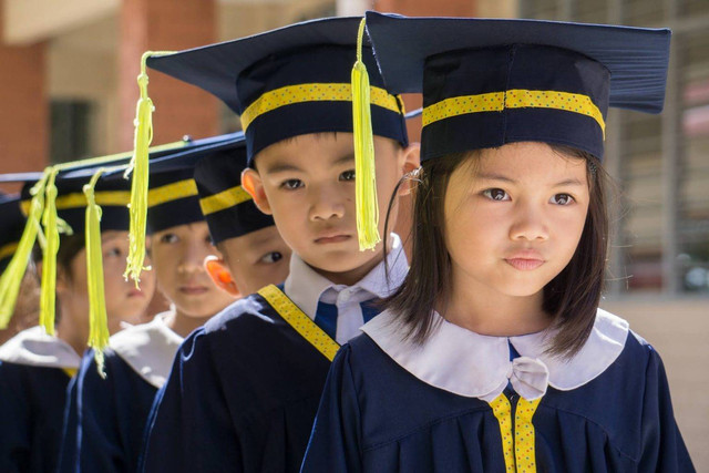 Ilustrasi perpisahan sekolah. Pemkot Pontianak imbau tempat penyelenggara perpisahan sekolah kembalikan uang muka ke sekolah. Foto: Dok. Shutterstock