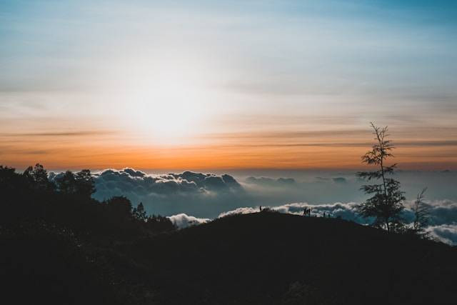 Kawah Candradimuka. Foto hanyalah ilustrasi, bukan tempat yang sebenarnya. Sumber: Unsplash/Rizknas