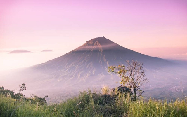 Gunung Burangrang, Foto Hanya Ilustrasi Bukan Tempat Sebenarnya. Sumber Unsplash/Hamzah Hanafi