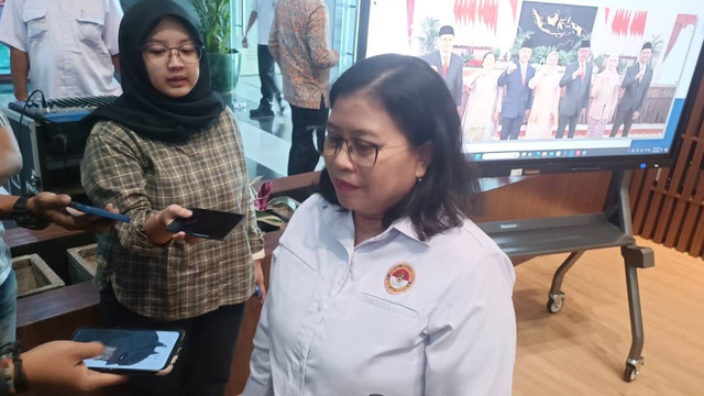 Wakil Ketua LPSK, Susilaningtias, saat diwawancarai wartawan di kantor LPSK, Ciracas, Jakarta Timur, Kamis (16/5/2024). Foto: Fadlan Nuril Fahmi/kumparan