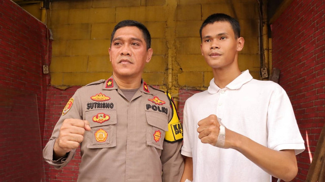 Sosok Satrio Mukti Raharjo (18) (kanan), Casis Bintara Polri yang jadi korban begal di Kebon Jeruk. Foto: Dok. Humas Polda Metro Jaya