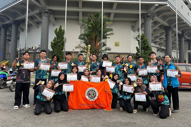 Kontingen Tapak Suci Universitas Ahmad Dahlan (UAD) pada Kejuaraan Pencak Silat Piala Kemenpora Borneo Championship 2024 (Dok. Tapak Suci UAD)