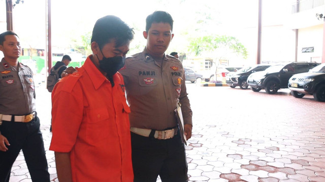 Polisi tetapkan tersangka DH (33), sopir Grand Max yang tabrak pemotor yang boncengi ibu hamil di Jakarta Pusat. Foto: Dok. Humas Polres Jakarta Pusat