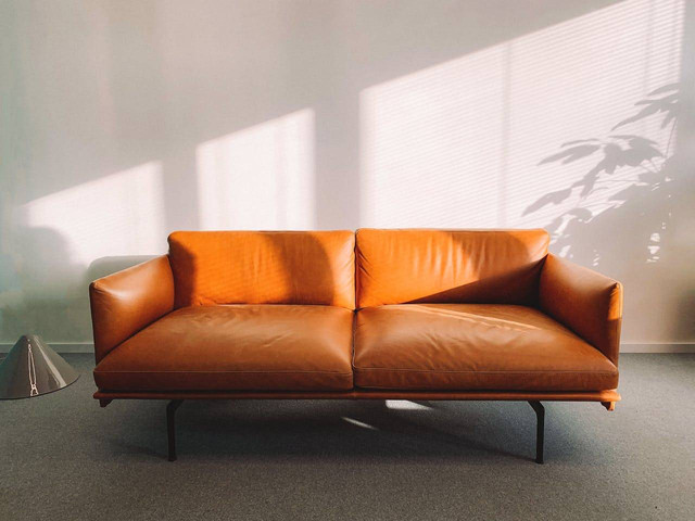 Ilustrasi untuk ukuran sofa 2 seater. Sumber: pexels.com/Martin Peachy