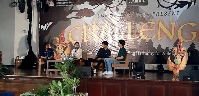 Seminar terbuka Comminfest 2024 bertajuk CHALLENGE : Caring for Nature : Building Harmony for a Better Earth. Foto: len