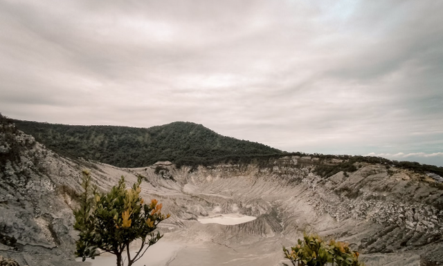 Kawah darajat. Foto hanya ilustrasi, bukan tempat sebenarnya.Sumber: Unsplash/Ibnu Aria