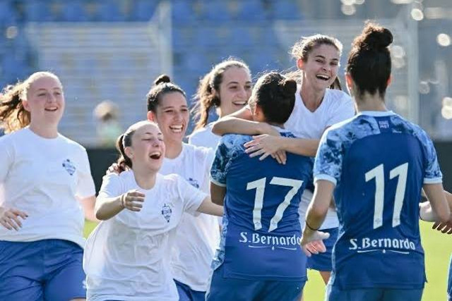 Tim sepak bola wanita Como 1907 yang mentas di Serie D Liga Wanita Italia. Foto: Dok. comofootball.com