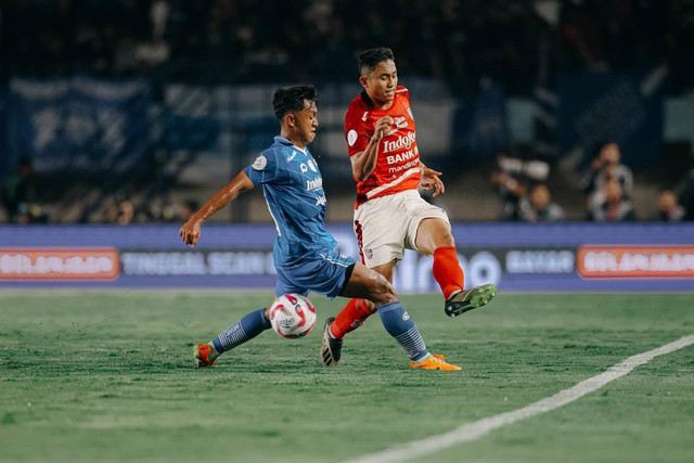 Persib Bandung vs Bali United dalam laga leg kedua semifinal championship series Liga 1 2023/24 di Stadion Si Jalak Harupat, Kabupaten Bandung, pada Sabtu (18/5/2024). Foto: Instagram/@baliunitedfc