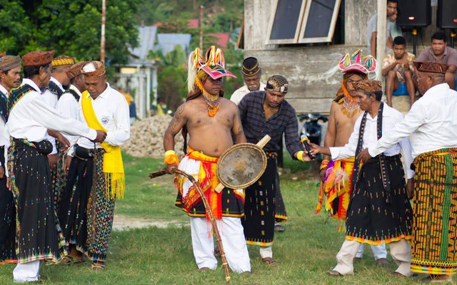 Ilustrasi asal usul tari tor-tor dari sumatera utara. Sumber: Sony Feo/pexels.com