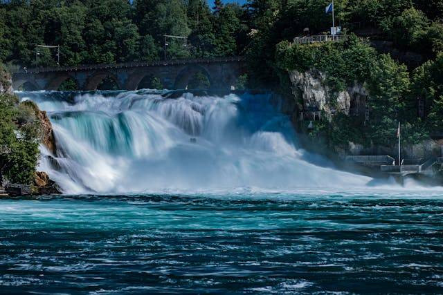 Rhine Falls. Sumber: pexels.com