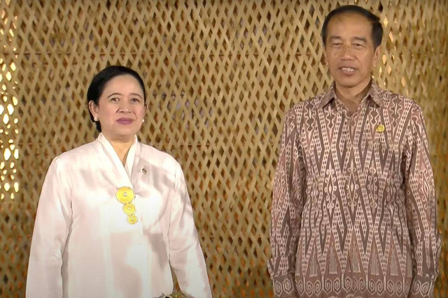 Puan Maharani berfoto bersama Presiden Joko Widodo pada acara Gala Dinner KTT World Water Forum ke-10 di Bali, Minggu (19/5/2024). Foto: Dok. YouTube Sekretariat Presiden