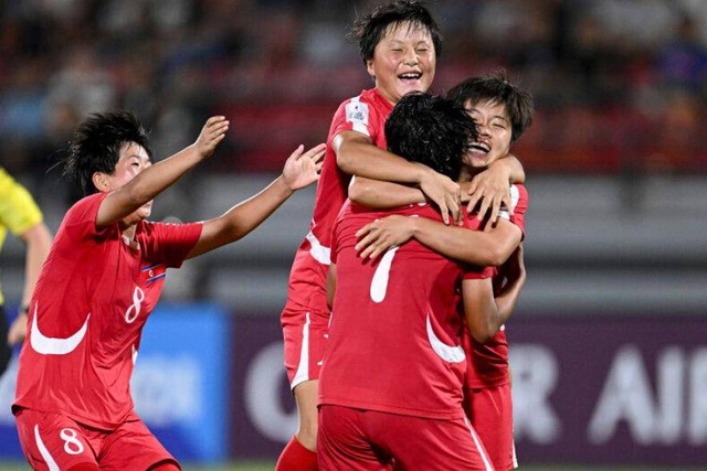 Pemain Republik Korea melakukan selebrasi usai mencetak gol saat melawan Jepang pada laga Women's Asian Cup U17  Foto: Dok AFC