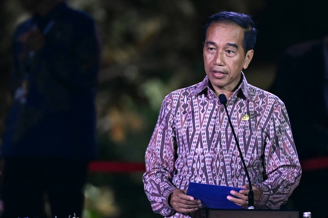 Presiden Joko Widodo menyampaikan sambutan saat Welcoming Dinner World Water Forum ke-10 2024 di kawasan Taman Budaya Garuda Wisnu Kencana (GWK), Badung, Bali, Minggu (19/5/2024).  Foto: Fikri Yusuf/ANTARA FOTO