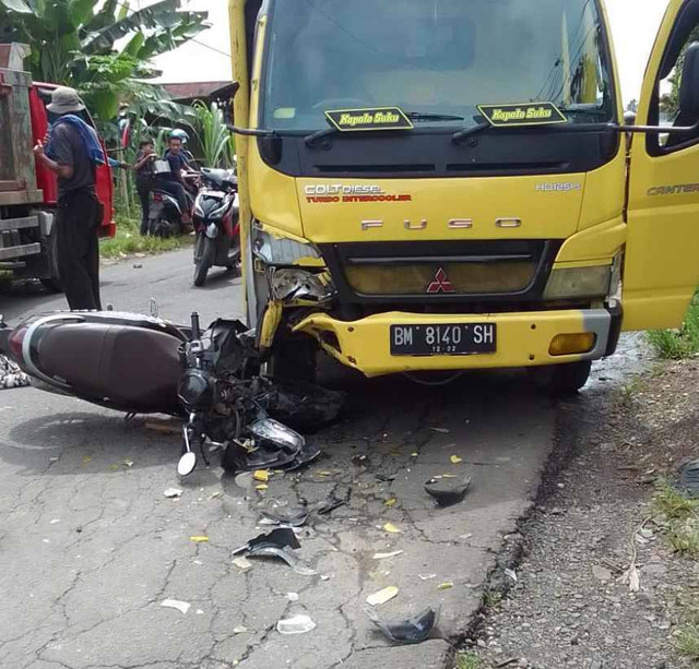 Truk yang menewaskan Nurhasnah Septiana. Dok: Ist.