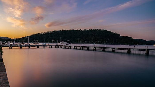 Central Park Brooklyn Bridge (Foto hanya ilustrasi, bukan tempat sebenarnya) Sumber: unsplash.com/ Gilly Tanabose