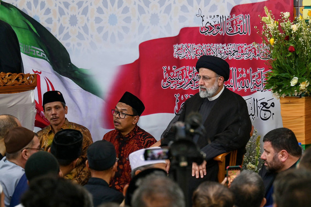 Presiden Iran Ebrahim Raisi bertemu Syiah Indonesia di Pusat Kebudayaan Islam Iran di Jakarta, pada 23 Mei 2023. Foto: Bay Ismoyo/AFP