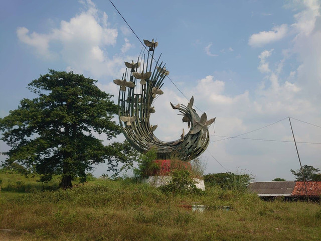 Landmark Perum Karawang Baru, Minggu (19/5/2024). Dok: kumparan.