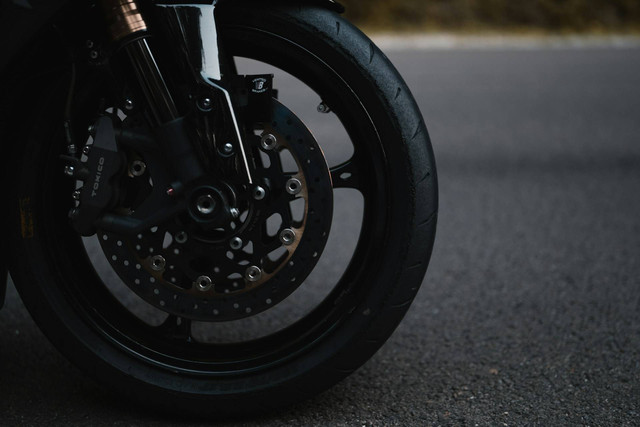 Ilustrasi velg sepeda motor. Foto: Unsplash