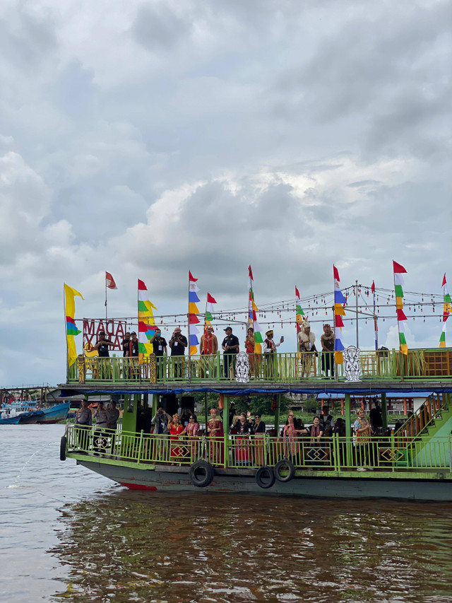 Susur Sungai dan Pawai Karnaval Budaya. Foto: Rere Hutapea/Hi!Pontianak