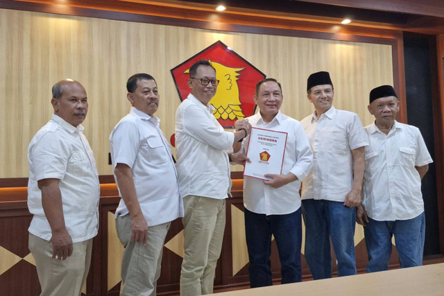 Mantan Wali Kota Semarang yang juga mantan narapidana kasus korupsi, Soemarmo HS usai memenuhi undangan pendalaman bakal calon Wali Kota Semarang di kantor DPC Gerinda. Foto: Dok. Istimewa