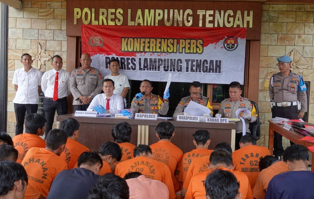 Kapolres Lampung Tengah, AKBP Andik Purnomo Sigit saat konferensi pers. | Foto: Dok Humas Polres Lampung Tengah