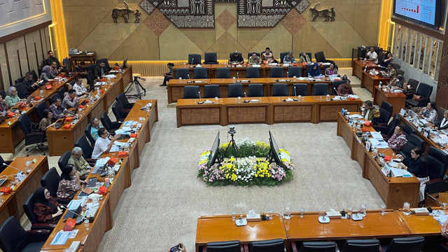 Rapat Komisi IX DPR dengan Menkes Budi Gunadi Sadikin. Foto: Paulina Herasmaranindar/kumparan