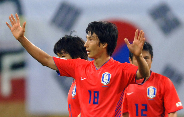 Kim Sang-sik usai laga Grup G Piala Dunia 2006 Prancis vs Korea Selatan (Korsel) pada 18 Juni 2006 di Stadion Leipzig, Jerman. Foto: JUNG YEON-JE / AFP
