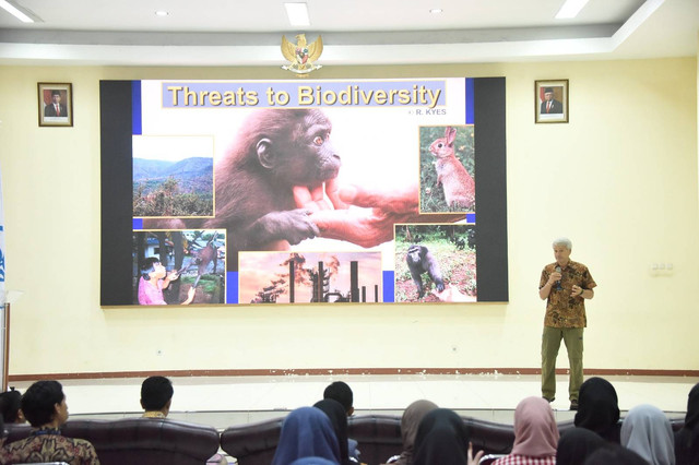 Peneliti Washington University Jelaskan Ancaman Biodiversitas Pada Mahasiswa IPB