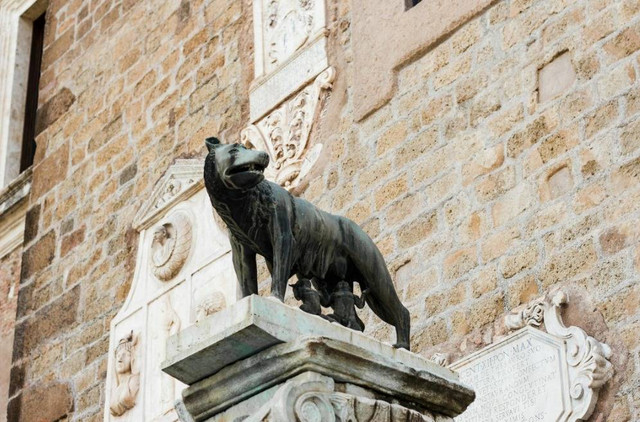 Photo by Vladimir  Gladkov from Pexels: https://www.pexels.com/photo/sculpture-of-capitoline-wolf-15119336/