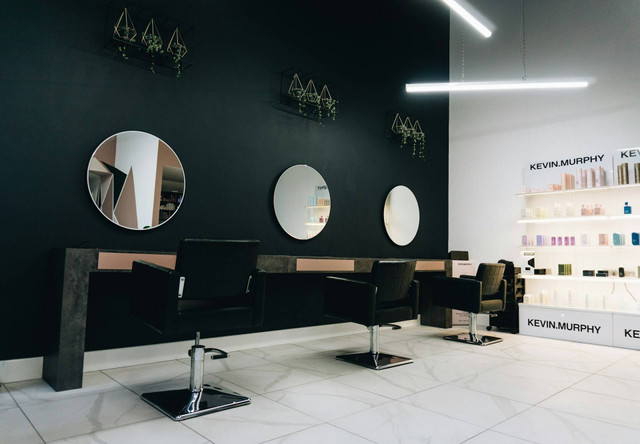 Salon di Setiabudi One, foto hanya ilustrasi, bukan tempat sebenarnya: Unsplash/Greg Trowman