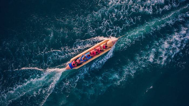 Pantai Mutun (Foto hanya ilustrasi, bukan tempat sebenarnya) Sumber: unsplash.com/ Deva Darshan