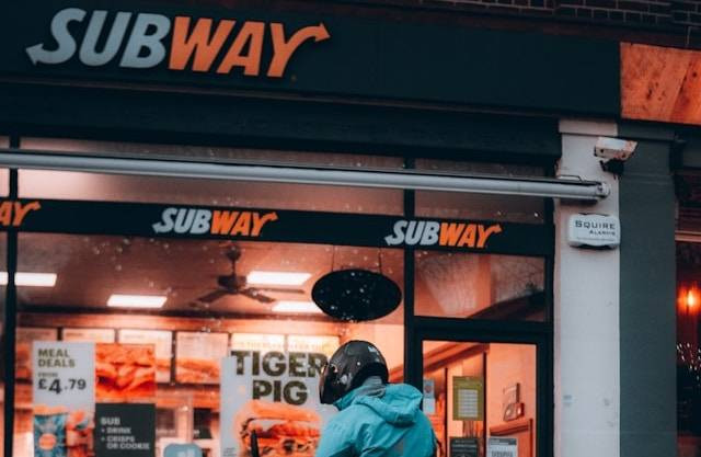 Ilustrasi daftar menu Subway 2024. Foto: Unsplash/Matheus Bardemaker