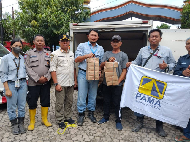 Bantuan PT PAMA untuk korban banjir di Muara Enim, Foto : Ist