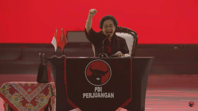 Ketum PDIP Megawati Soekarnoputri berpidato pada Rakernas V PDIP di Beach City International Stadium Ancol, Jakarta, Jumat (24/5/2024). Foto: YouTube/PDI Perjuangan