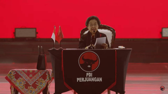Ketum PDIP Megawati Soekarnoputri berpidato pada Rakernas V PDIP di Beach City International Stadium Ancol, Jakarta, Jumat (24/5/2024). Foto: YouTube/PDI Perjuangan
