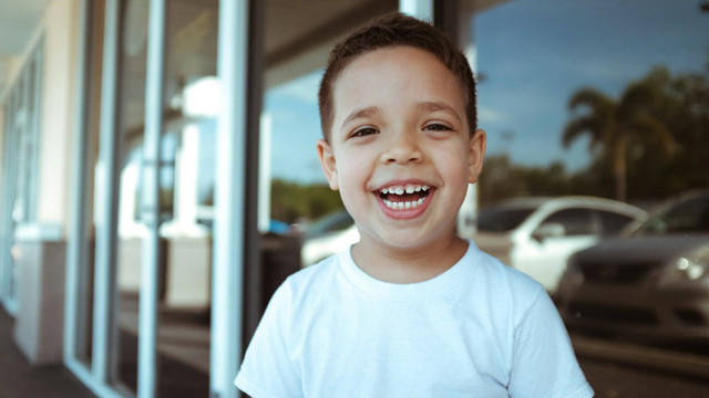 Model rambut anak laki-laki 2 Tahun, foto hanya ilustrasi: Unsplash/Moses Vega