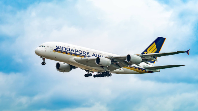 Pesawat Singapore Airlines. Foto: Andrei Armiagov/Shutterstock