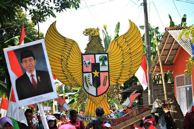 Jelaskan alasan burung garuda terpilih menjadi lambang negara Indonesia. Foto hanya ilustrasi. Sumber foto: Unsplash/Mufid