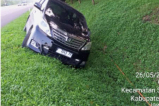 Alphard kecelakaan di Tol Jagorawi KM 46.  Foto: Dok. Istimewa