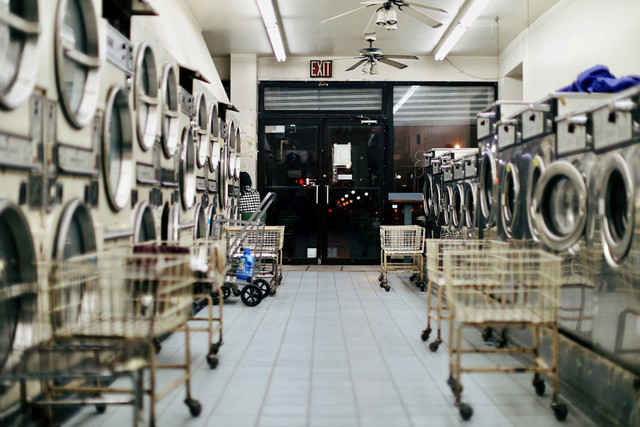 Tempat laundry dekat UNPAR Bandung, foto hanya ilustrasi, bukan tempat sebenarnya: Unsplash/Bianca Jordan