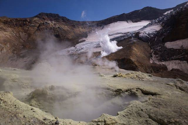 Ilustrasi jenis gas yang keluar dari gunung berapi berupa belerang dinamakan. Sumber: pexels.com