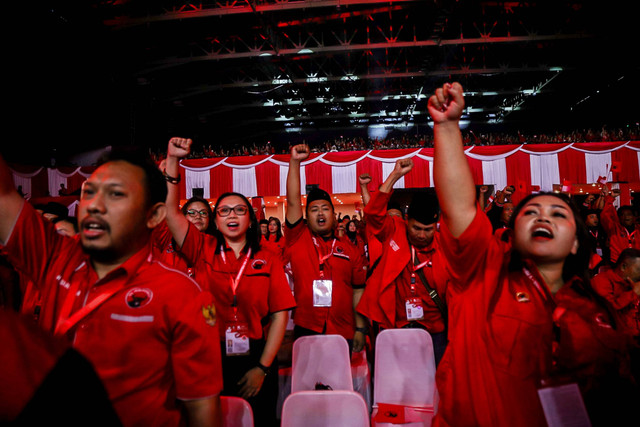 Kader PDIP menghadiri penutupan Rakernas V PDIP di Beach City International Stadium Ancol, Jakarta, Minggu (26/5/2024). Foto: Jamal Ramadhan/kumparan