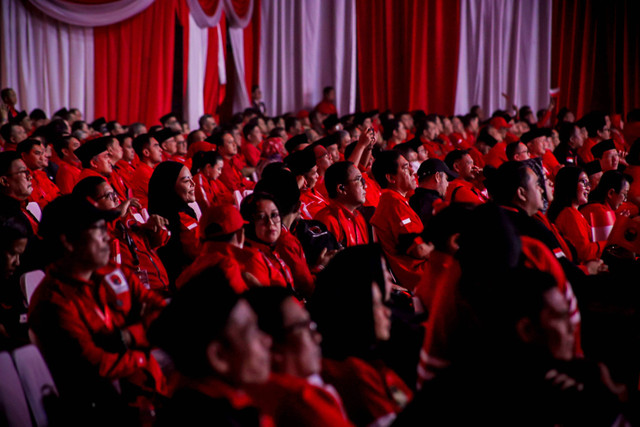 Kader PDIP menghadiri penutupan Rakernas V PDIP di Beach City International Stadium Ancol, Jakarta, Minggu (26/5/2024). Foto: Jamal Ramadhan/kumparan