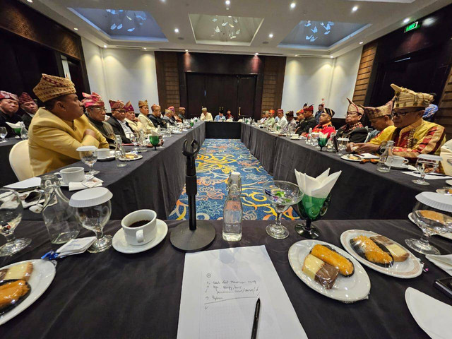 Musyawarah penyelesaian polemik Maskot Pilkada 2024 KPU Bandar Lampung secara adat di Ballroom Hotel Sheraton pada Sabtu (25/5) | Foto : Istimewa