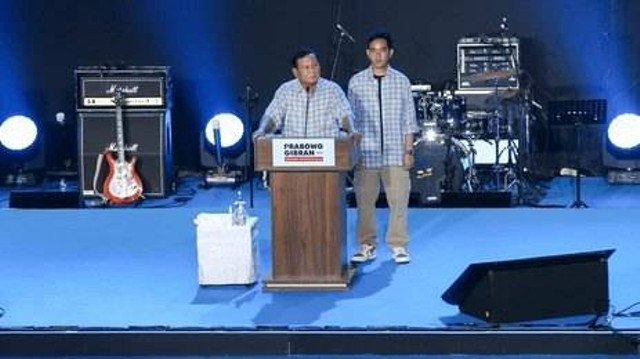 Pidato kemenangan Prabowo - Gibran pasca pemilihan 14 Februari 2024 lalu (https://www.shutterstock.com/image-photo/presidential-candidate-prabowo-subianto-vice-gibran-2425567751)