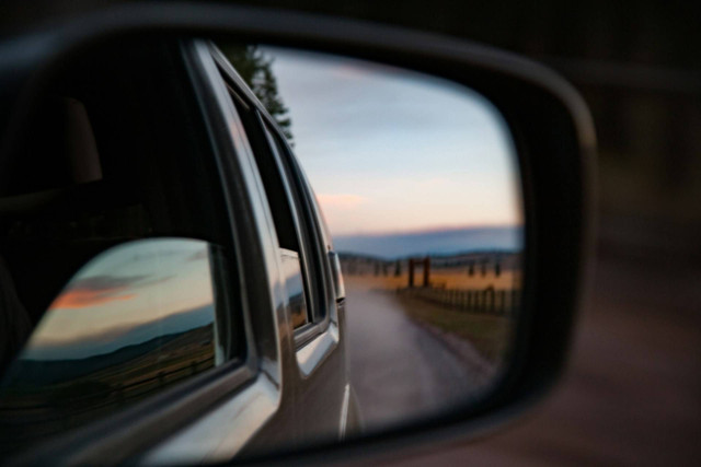 Ilustrasi power window pada mobil. Foto: Unsplash